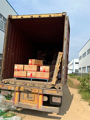O transporte de amortecedores a caminho dos Emirados Árabes Unidos